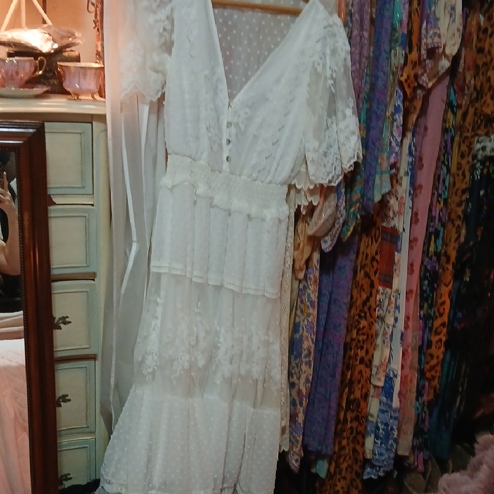 Elegant White Lace Dress